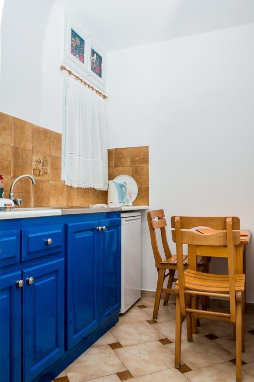 Gaby Apartments フィロステファニ 部屋 写真